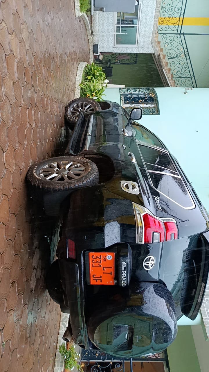 Toyota Prado — détail face