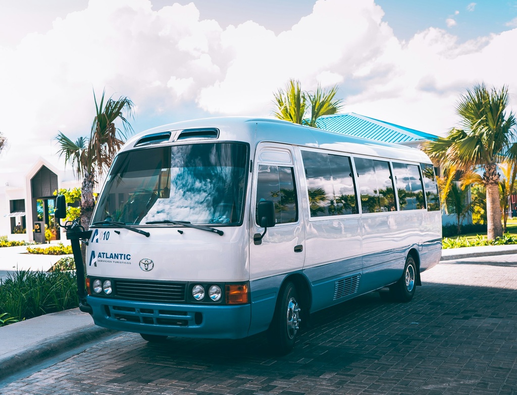 Bus Toyota Hiace